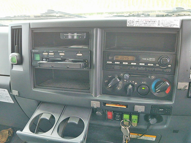 いすゞフォワードアルミバン中型（4t）[写真36]