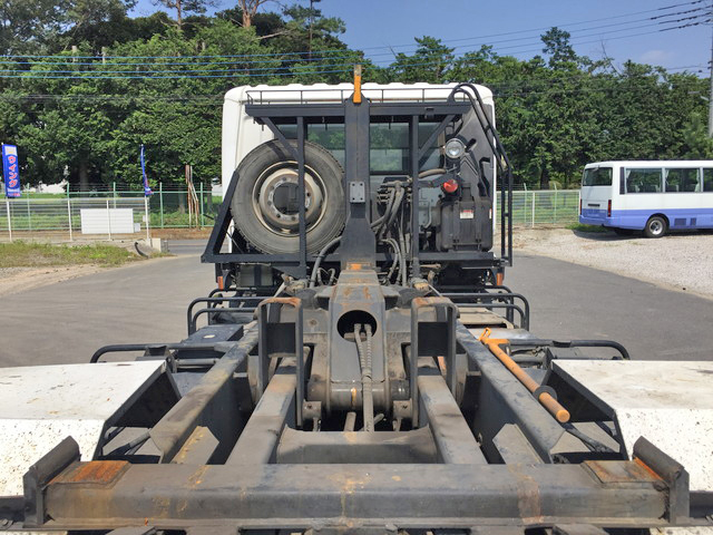 UDトラックスコンドルアームロール増トン（6t・8t）[写真13]