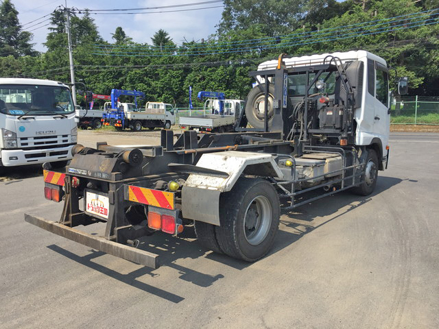 UDトラックスコンドルアームロール増トン（6t・8t）[写真02]