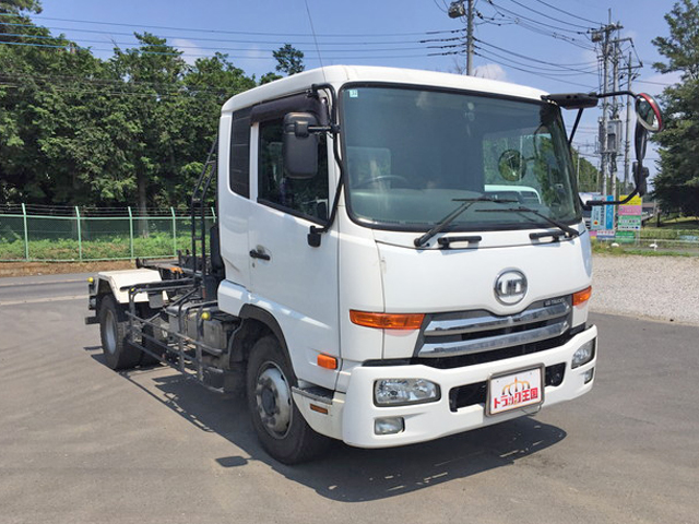 UDトラックスコンドルアームロール増トン（6t・8t）[写真03]