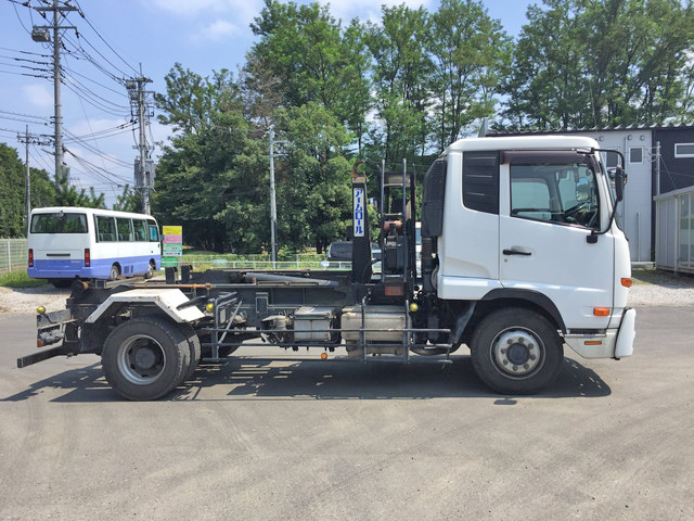 UDトラックスコンドルアームロール増トン（6t・8t）[写真07]