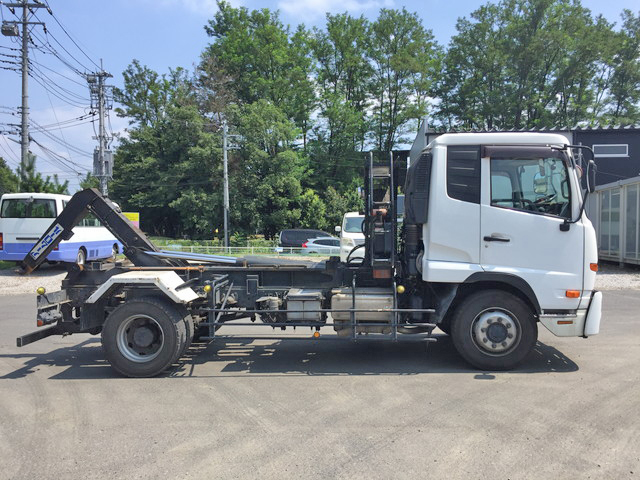 UDトラックスコンドルアームロール増トン（6t・8t）[写真08]