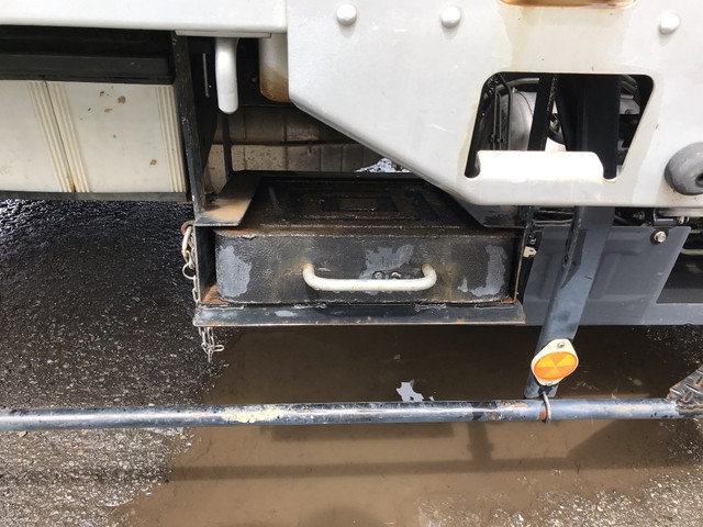 いすゞフォワードクレーン3段中型（4t）[写真15]