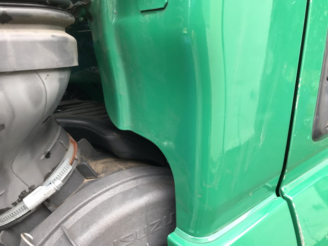 いすゞフォワードクレーン3段中型（4t）[写真27]