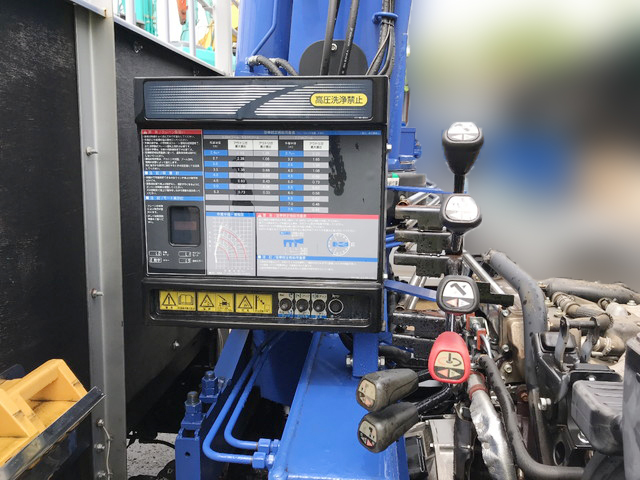 いすゞフォワードクレーン3段中型（4t）[写真07]