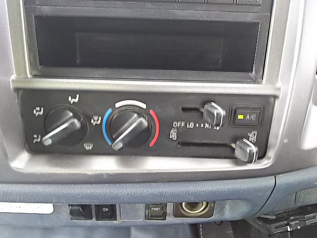 日野レンジャーダンプ中型（4t）[写真34]