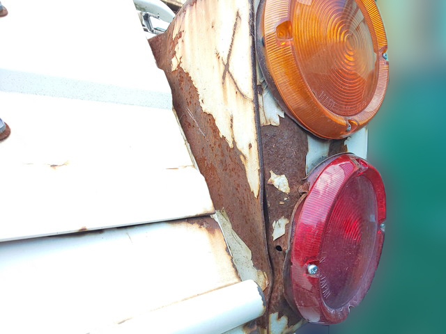 いすゞフォワードパッカー車（塵芥車）中型（4t）[写真18]