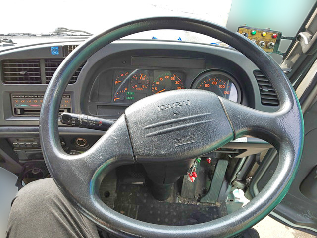 いすゞフォワードパッカー車（塵芥車）中型（4t）[写真36]