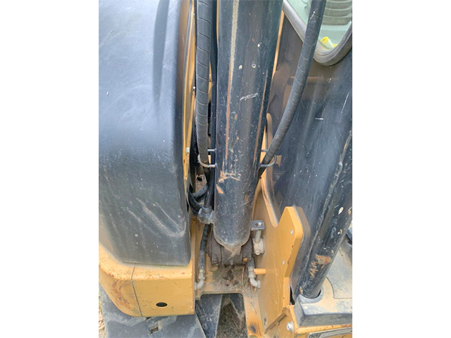 CATミニユンボ（ミニバックホー）[写真08]