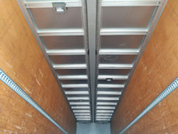 いすゞギガアルミウイング大型（10t）[写真09]