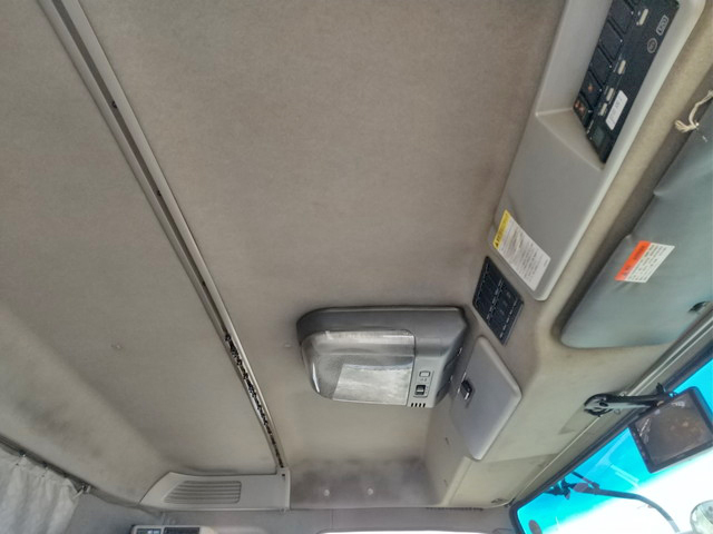 いすゞギガアルミウイング大型（10t）[写真30]