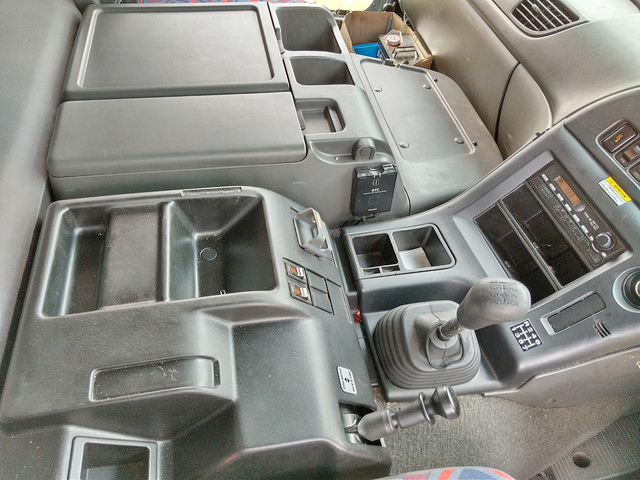 いすゞギガアルミウイング大型（10t）[写真31]