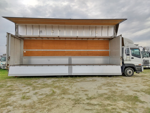 いすゞギガアルミウイング大型（10t）[写真04]