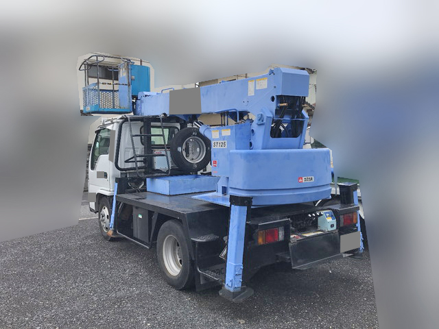 いすゞエルフ高所作業車小型（2t・3t）[写真02]