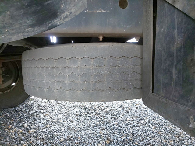 いすゞフォワードユニック5段中型（4t）[写真10]