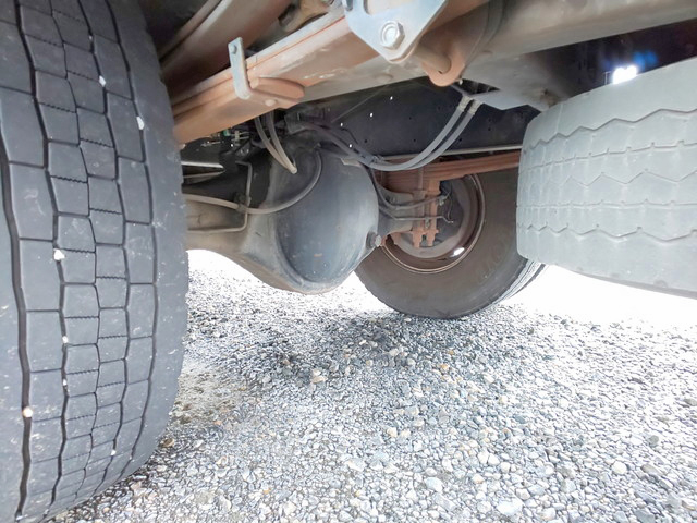 いすゞフォワードユニック5段中型（4t）[写真12]