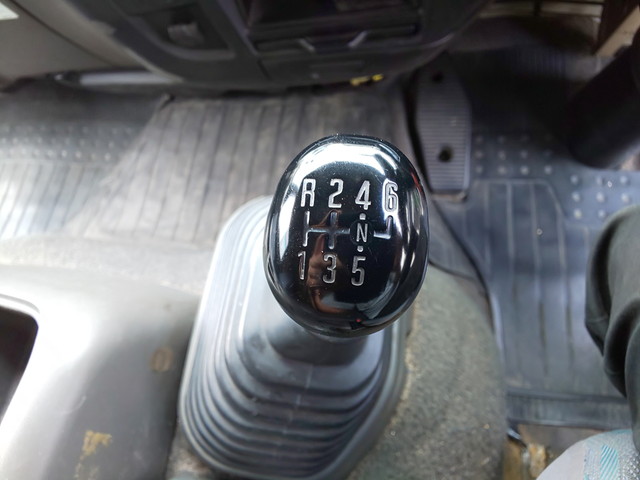 いすゞフォワードユニック5段中型（4t）[写真22]