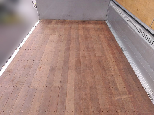 いすゞフォワードアルミウイング中型（4t）[写真08]