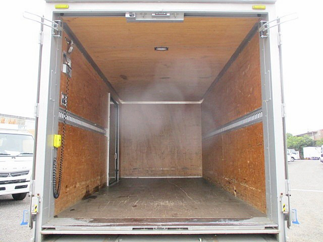 トヨタトヨエースアルミバン小型（2t・3t）[写真12]