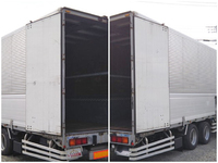 いすゞギガアルミウイング大型（10t）[写真13]