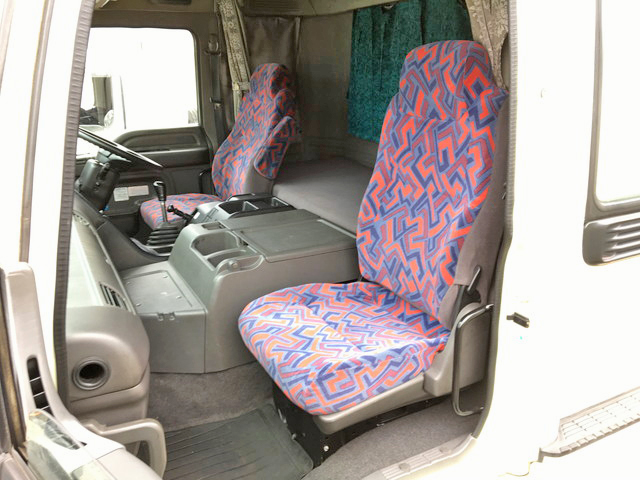 いすゞギガアルミウイング大型（10t）[写真34]