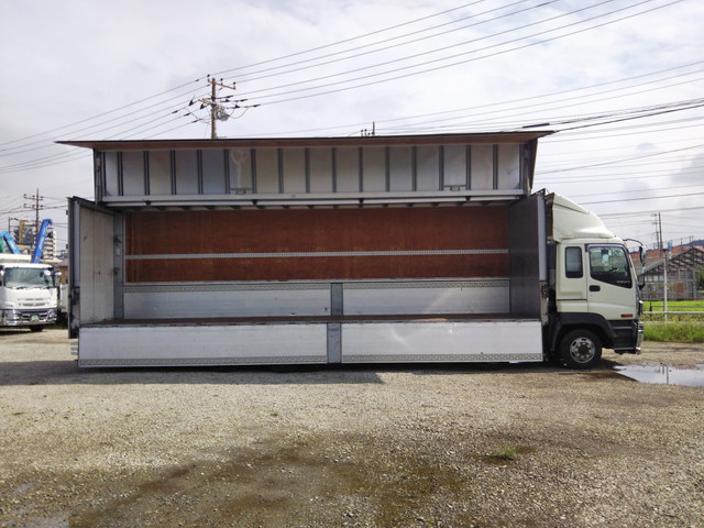 いすゞギガアルミウイング大型（10t）[写真08]