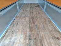 いすゞギガアルミウイング大型（10t）[写真11]