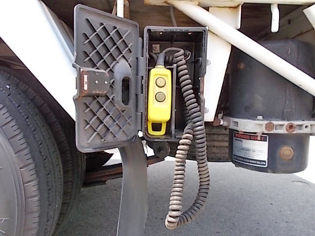 日産アトラス平ボディ小型（2t・3t）[写真17]