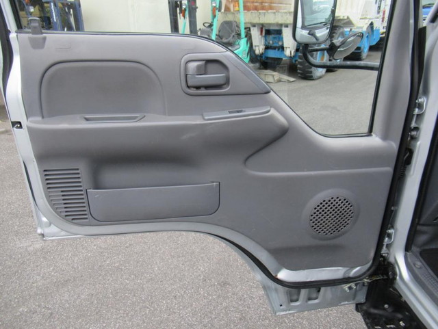 いすゞエルフ平ボディ小型（2t・3t）[写真16]