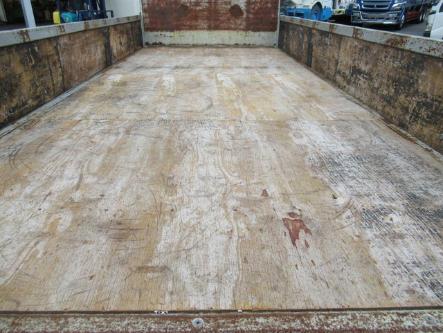 いすゞエルフ平ボディ小型（2t・3t）[写真18]