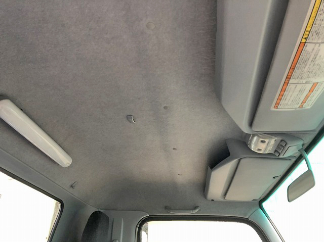 三菱ふそうキャンタークレーン6段小型（2t・3t）[写真22]