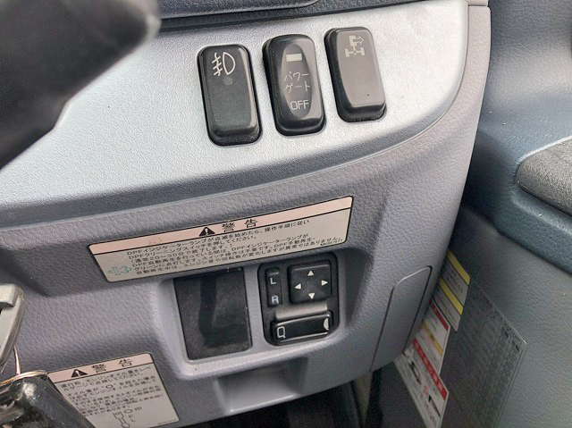 三菱ふそうキャンタークレーン6段小型（2t・3t）[写真23]