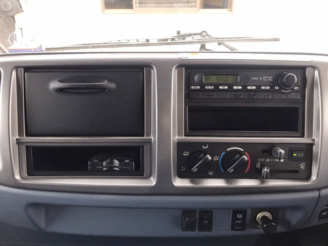 日野レンジャー幌ウイング中型（4t）[写真31]