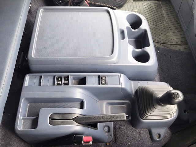 日野レンジャー幌ウイング中型（4t）[写真37]