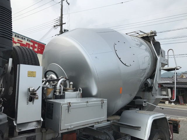 三菱ふそうファイターミキサー車（コンクリートミキサー）増トン（6t・8t）[写真11]