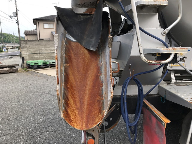 三菱ふそうファイターミキサー車（コンクリートミキサー）増トン（6t・8t）[写真14]