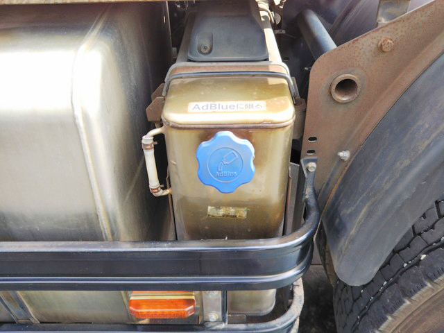 UDトラックスクオントレーラーヘッド（トラクターヘッド）大型（10t）[写真16]