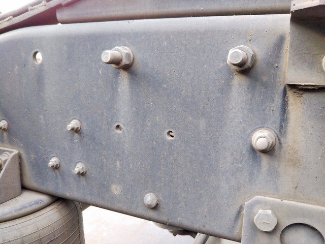 UDトラックスクオントレーラーヘッド（トラクターヘッド）大型（10t）[写真18]