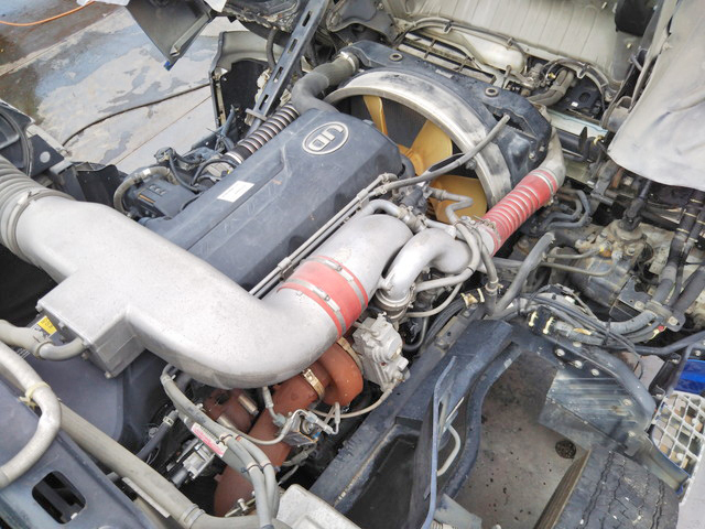 UDトラックスクオントレーラーヘッド（トラクターヘッド）大型（10t）[写真22]