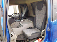 UDトラックスクオントレーラーヘッド（トラクターヘッド）大型（10t）[写真27]