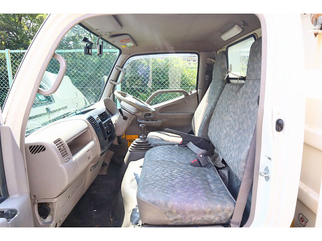 日野デュトロダンプ小型（2t・3t）[写真32]