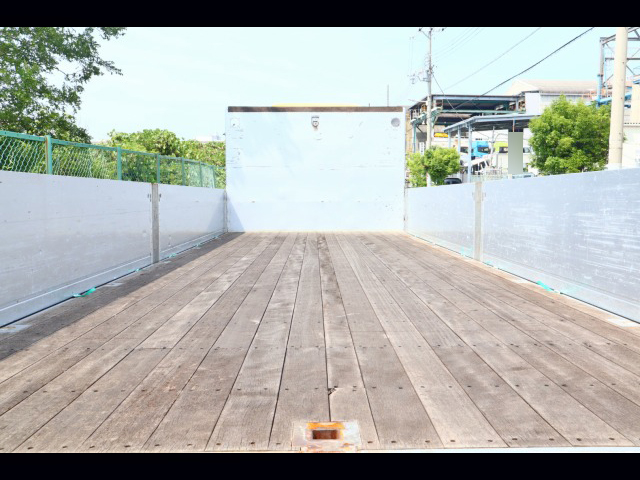 いすゞフォワードアルミブロック中型（4t）[写真10]