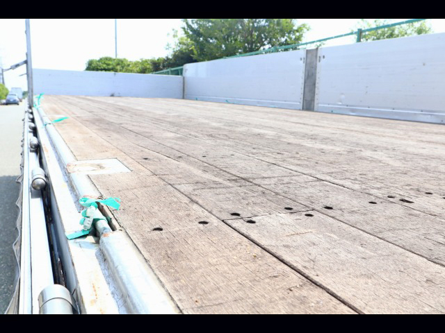 いすゞフォワードアルミブロック中型（4t）[写真15]