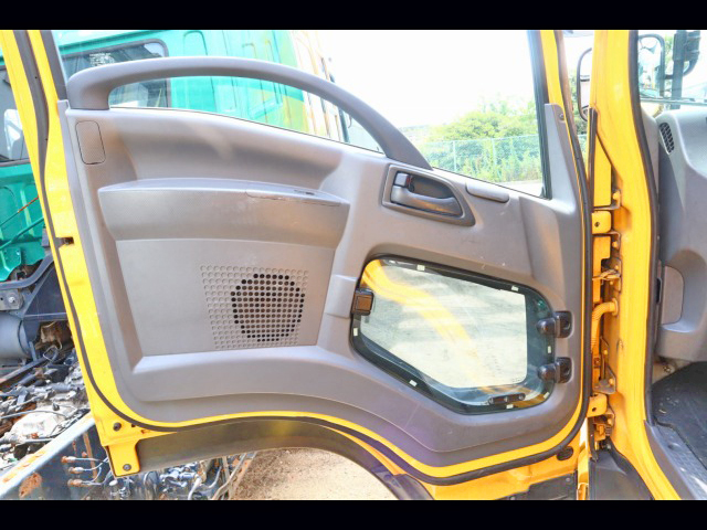 いすゞフォワードアルミブロック中型（4t）[写真31]