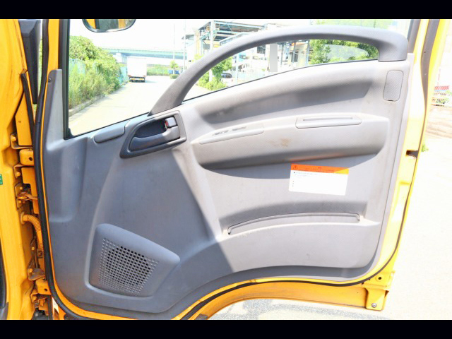 いすゞフォワードアルミブロック中型（4t）[写真32]