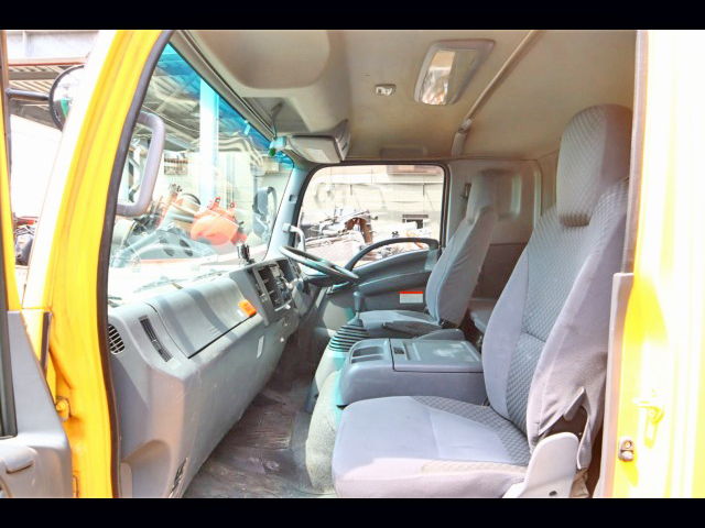 いすゞフォワードアルミブロック中型（4t）[写真33]