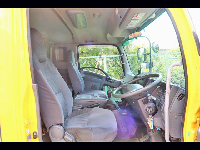 いすゞフォワードアルミブロック中型（4t）[写真35]