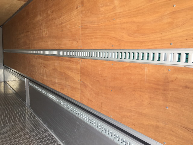 日野プロフィアアルミウイング大型（10t）[写真12]