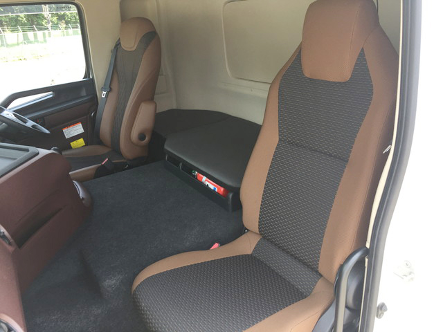 日野プロフィアアルミウイング大型（10t）[写真28]