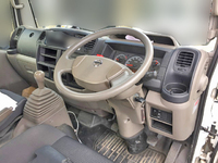 日産アトラス平ボディ小型（2t・3t）[写真20]